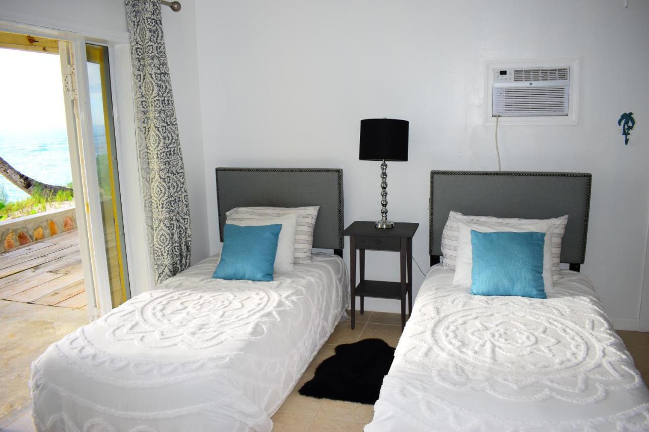 The Sands Hotel Cockburn Town Kültér fotó